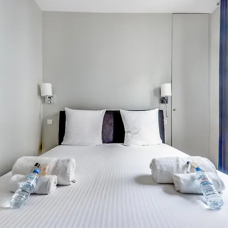 Ac & 10min From Marais & Fully Equipped *